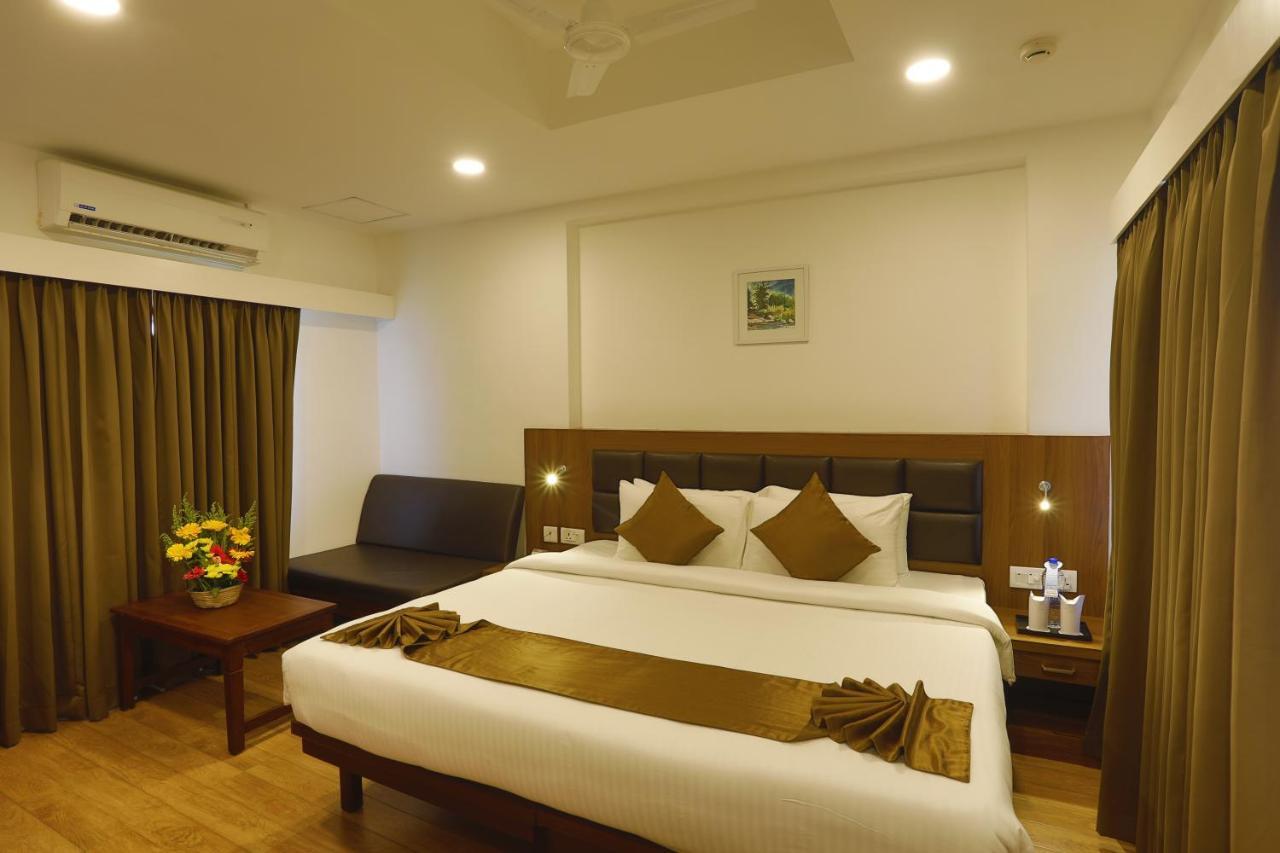 Hotel Panchavady サーウーバラ エクステリア 写真