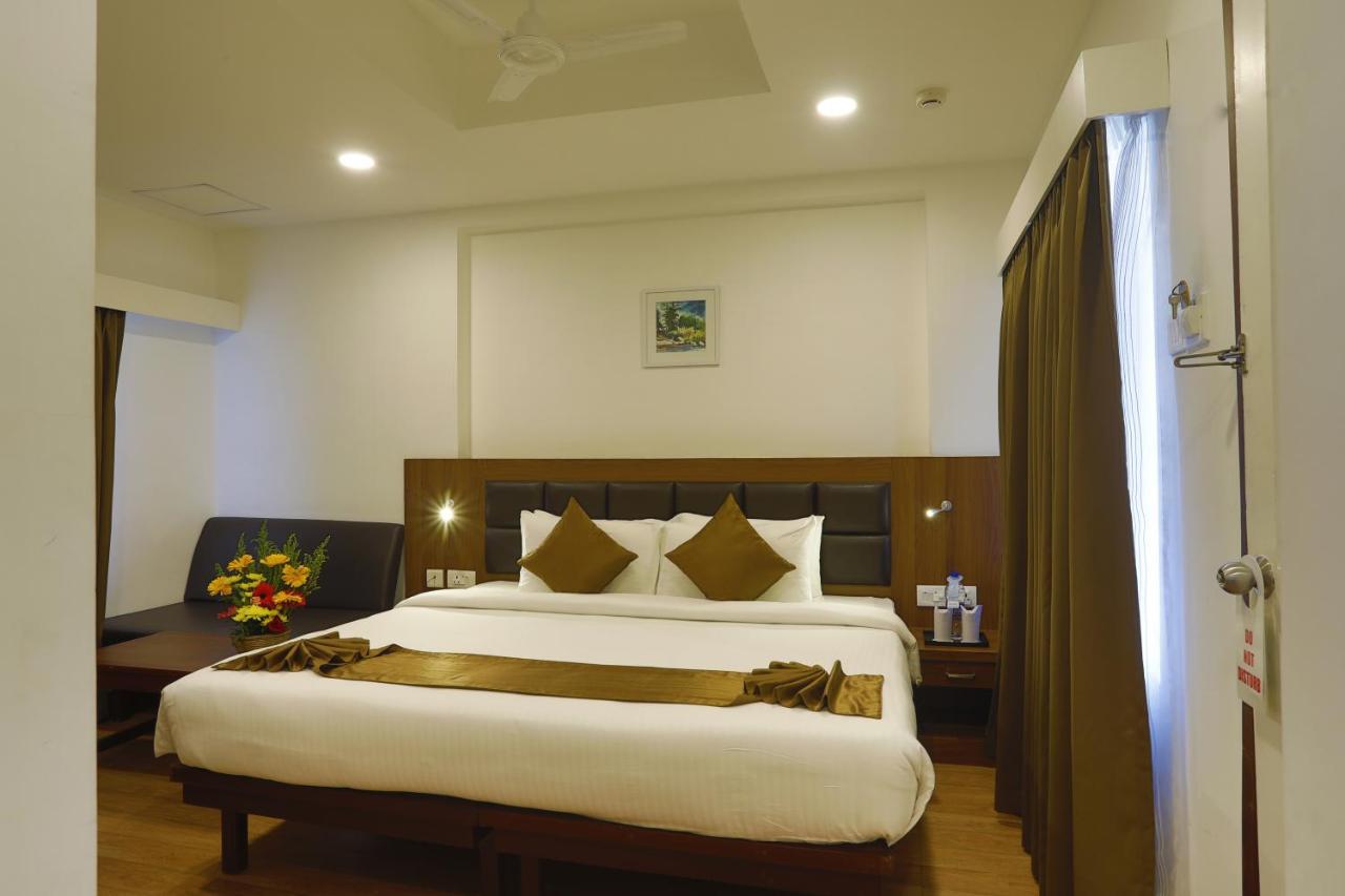 Hotel Panchavady サーウーバラ エクステリア 写真