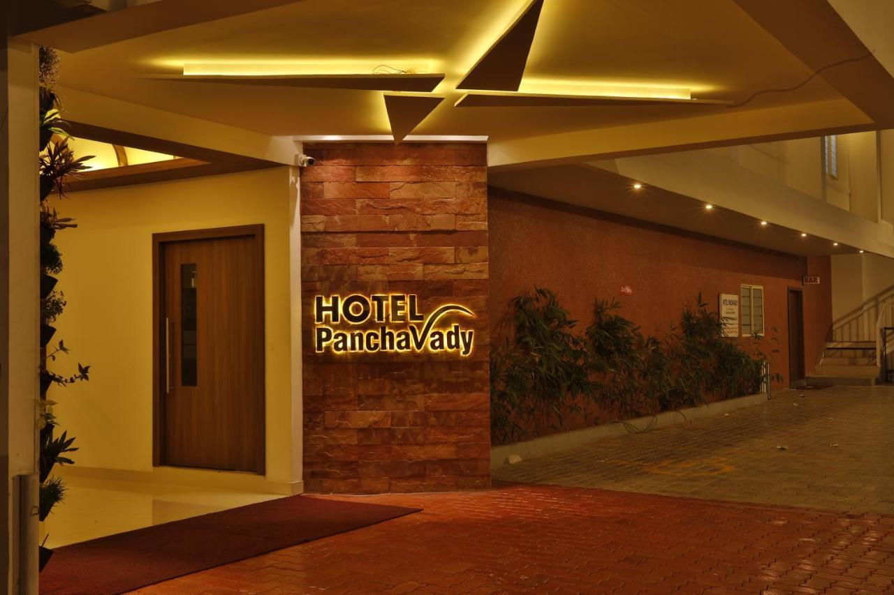 Hotel Panchavady サーウーバラ エクステリア 写真